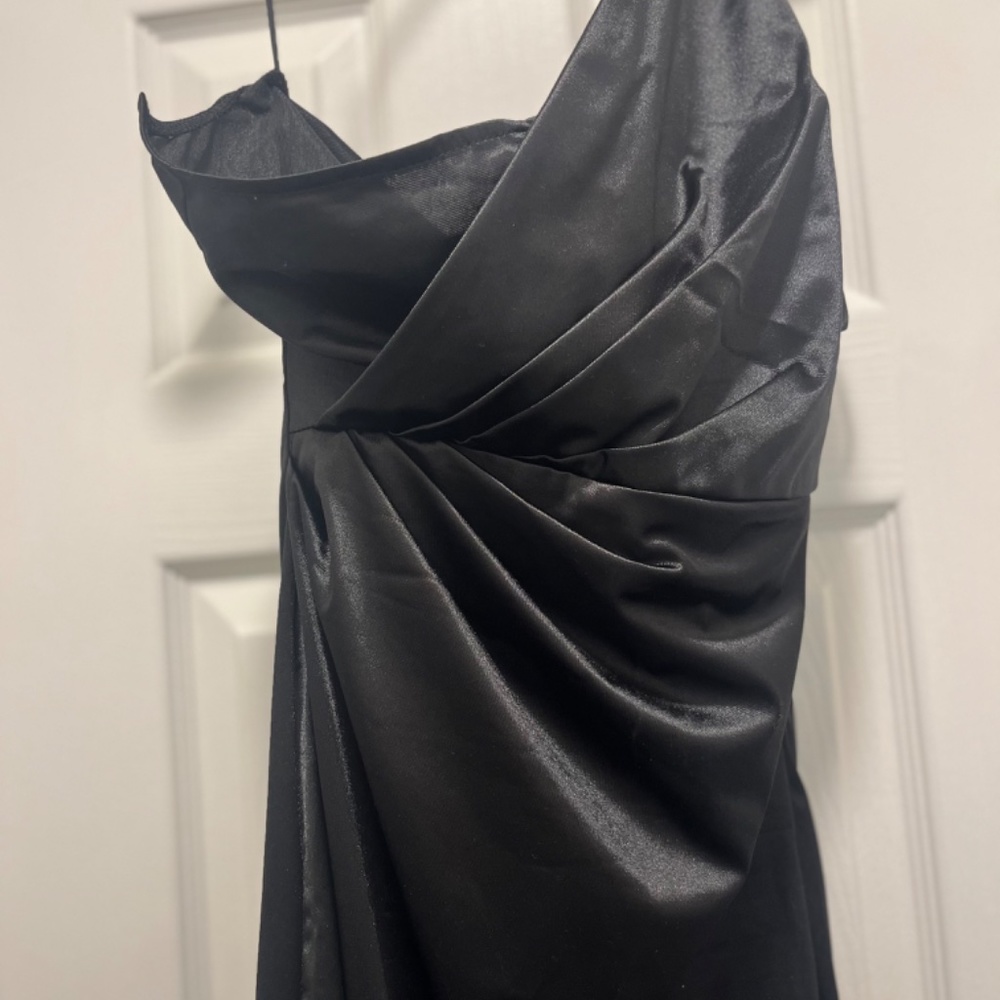 Dress - Picture 3 of 6